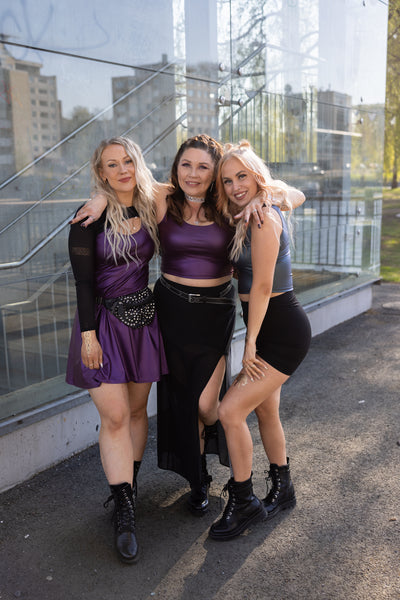 Basics Festival Edition kellohelmainen mekko violetti metalli